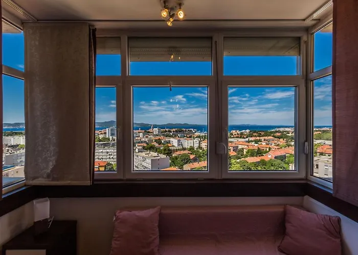 アパート City&sea View 2br 4+2 ザダル