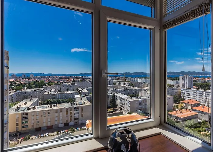 City&sea View 2br 4+2 アパート ザダル