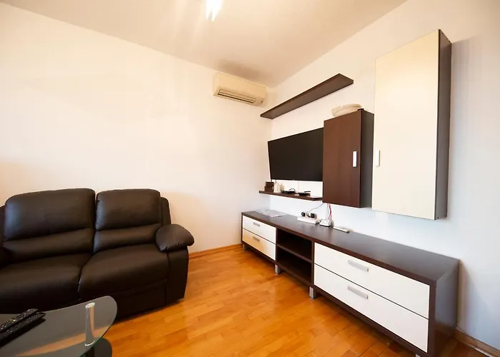 City&sea View 2br 4+2 アパート ザダル