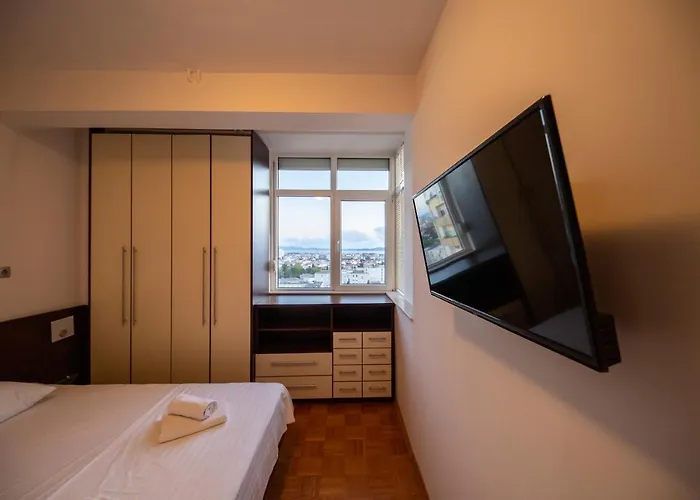 City&sea View 2br 4+2 *