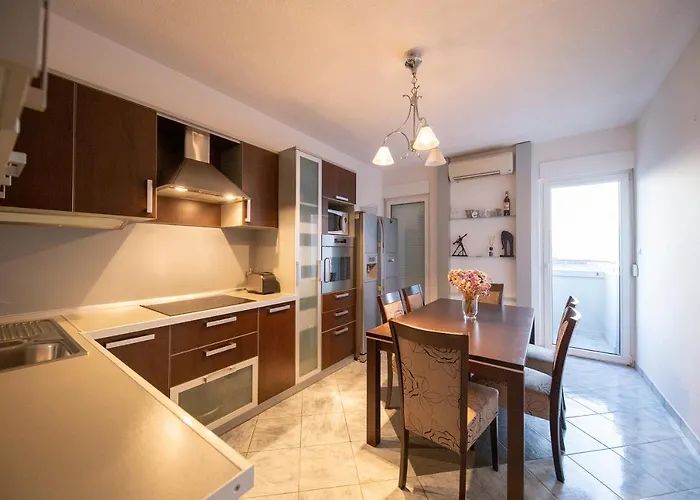 City&sea View 2br 4+2 *