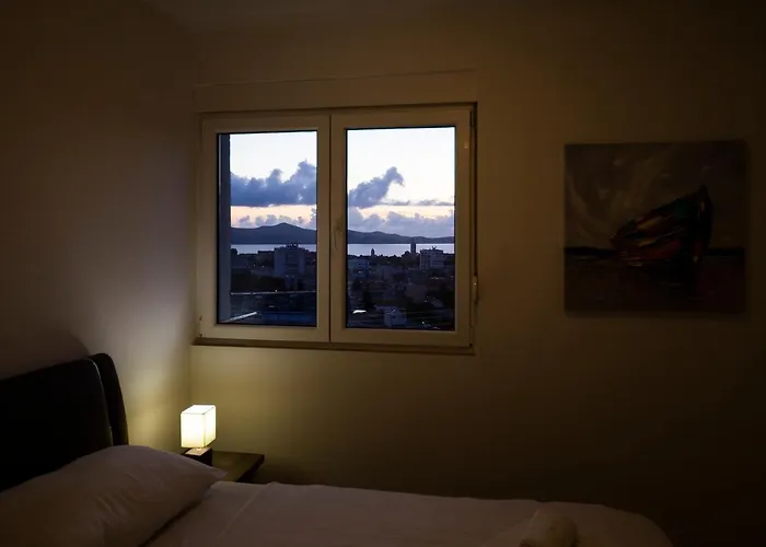 City&sea View 2br 4+2 アパート ザダル